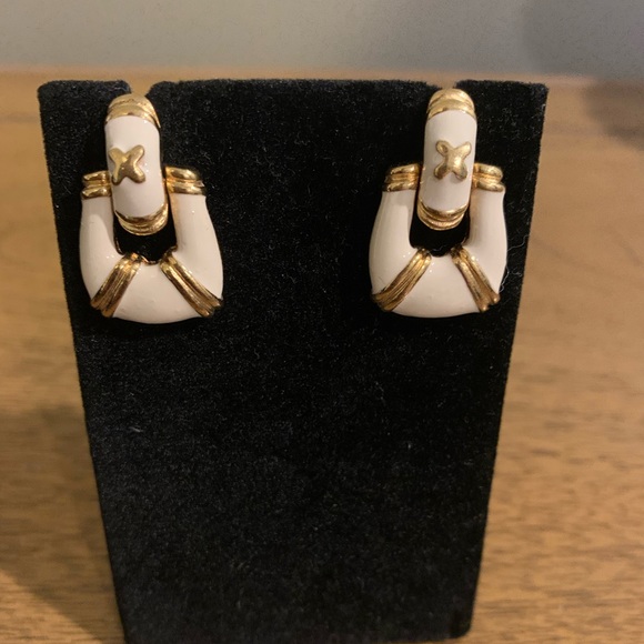 Doorknocker Pierced Earrings with surgical steel posts, white, New In Box - Picture 8 of 12